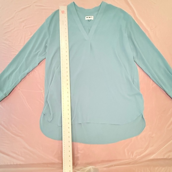 CCH Collection Green/Blue Oversized Long Sleeve V-neck Blouse Size Medium $178 - Picture 9 of 10